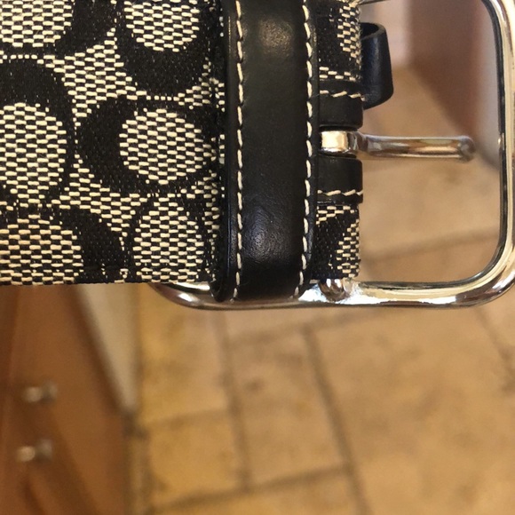 Coach signature belt